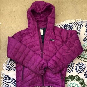 Women’s Patagonia down hooded puffer jacket